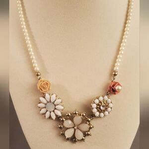 LC Lauren Conrad Floral Pearl Necklace - White and Gold